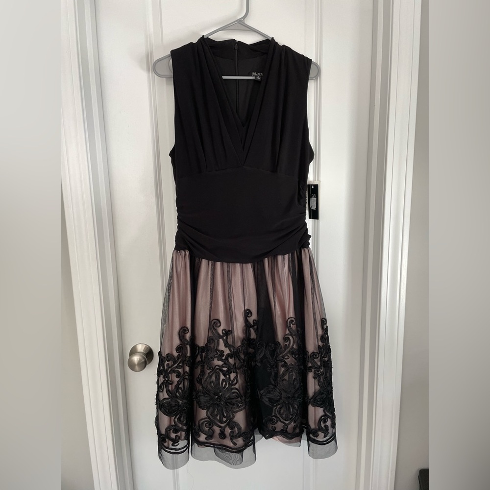 SLNY brand size 14 cocktail dress NWT